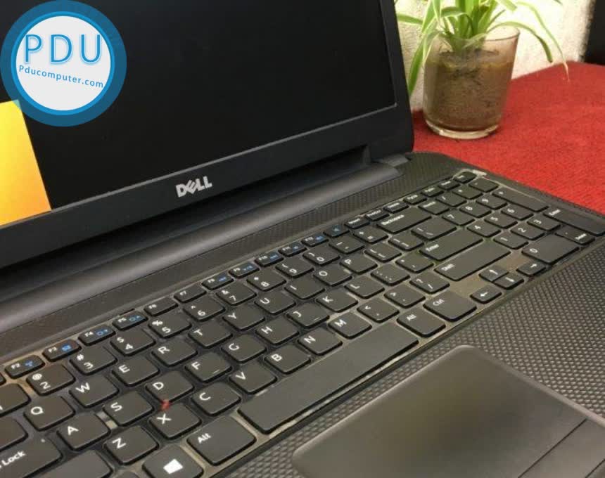 Dell Inspiron 3537| i5-4200U | RAM 4 GB |HDD 500GB | 15.6” HD | VGA AMD Radeon HD 8670M 1GB
