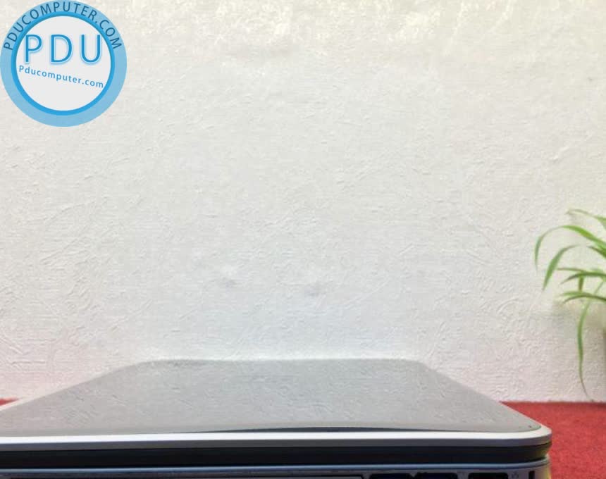 Dell Inspiron 5520| i5-3210M | RAM 4 GB |HDD 500GB | 15.6” HD | VGA Intel HD graphics 4000