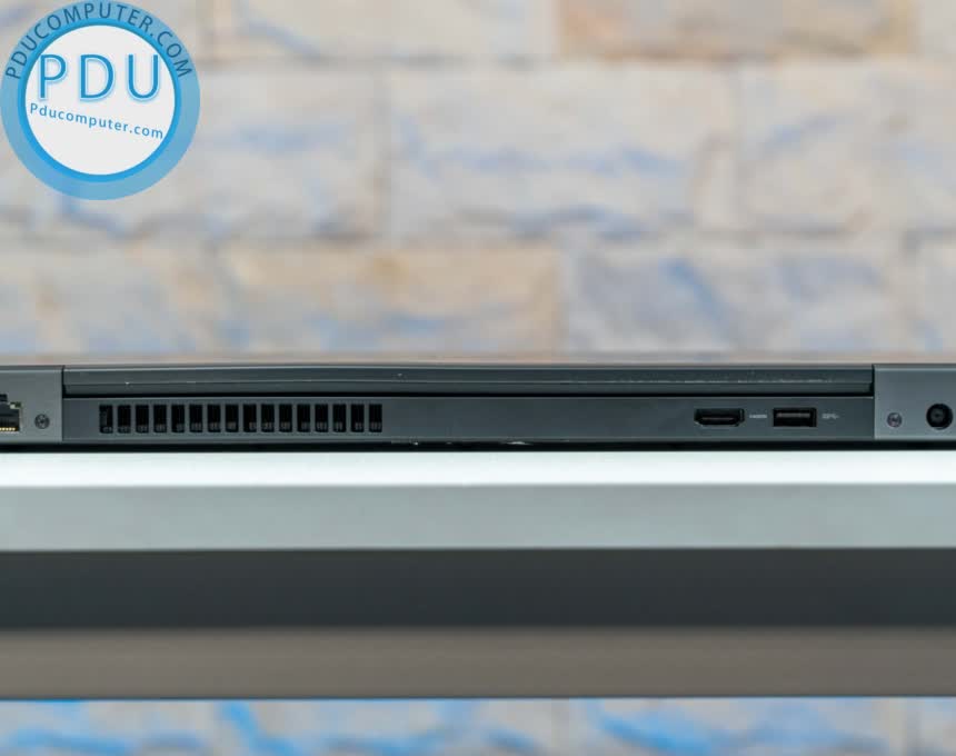 Dell Precision 3520 15.6 inch Core i7 7700HQ / RAM 8GB / SSD 256GB / NVIDIA Quadro M620 GDDR5