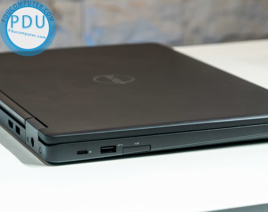 Dell Precision 3520 15.6 inch Core i7 7700HQ / RAM 8GB / SSD 256GB / NVIDIA Quadro M620 GDDR5