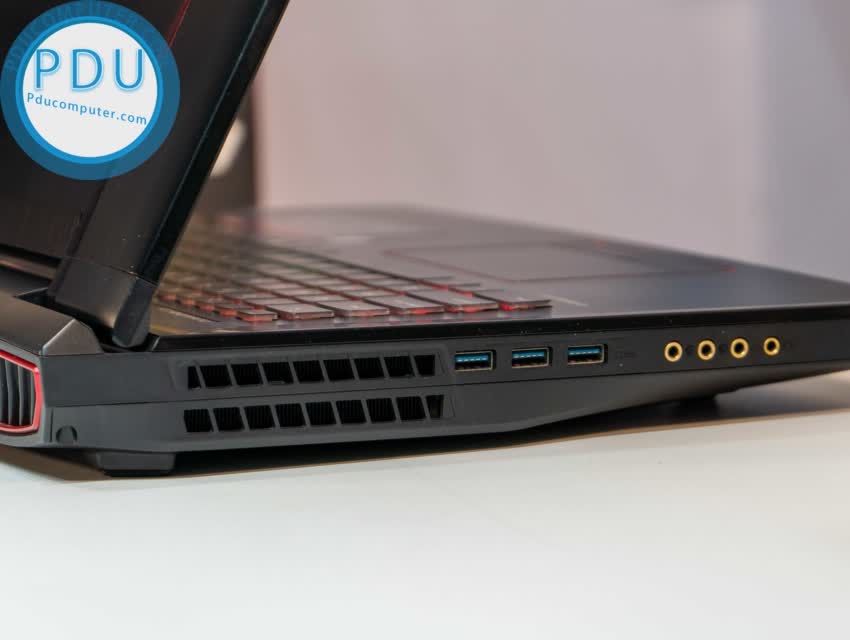 Laptop cũ MSI GT73VR 6RF Titan Pro i7 6820HK/ 64GB/ GTX 1080 8GB GDDR5X/ HDD 1TB + 2x SSD 512GB/ 17.3″ 4k (3840 x 2160) LikeNew + box