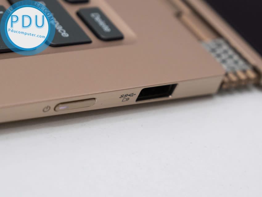 Laptop Lenovo Yoga 920 /i7 -8550U/ 16GB Ram/ 256GB SSD/ Card on/ FHD cảm ứng
