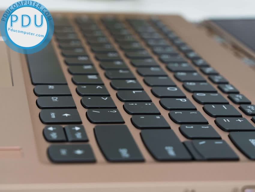 Laptop Lenovo Yoga 920 /i7 -8550U/ 16GB Ram/ 256GB SSD/ Card on/ FHD cảm ứng