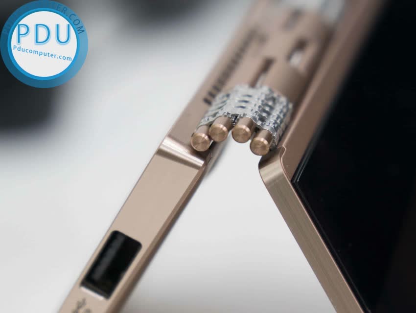 Laptop Lenovo Yoga 920 /i7 -8550U/ 16GB Ram/ 256GB SSD/ Card on/ FHD cảm ứng