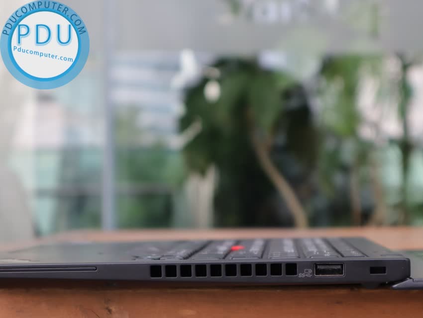 Lenovo ThinkPad X390 / Core i5 8265U / RAM 8GB / SSD M.2 256GB / FHD (1920 x 1080) 13.3 inch