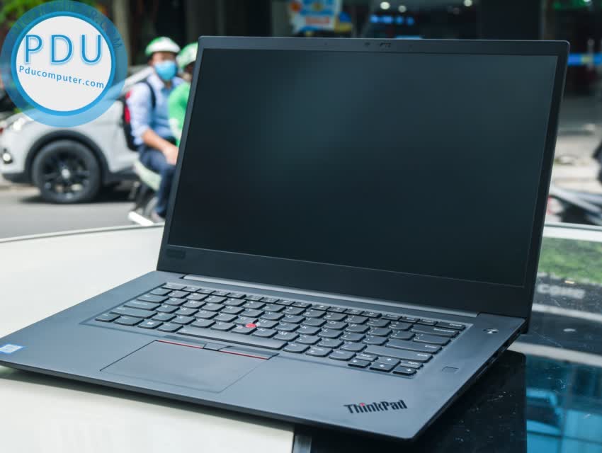 ThinkPad P1 (gen2) i7 9850H / RAM 16GB / SSD 512GB / Quadro T1000 15.6 Full HD