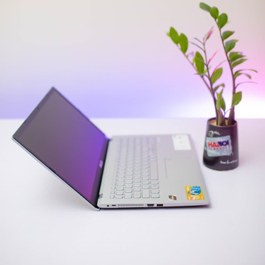 Laptop Asus D509DA-EJ285T (R3 3200U/4GB RAM/256GB SSD/15.6 inch FHD/Win 10/Bạc)