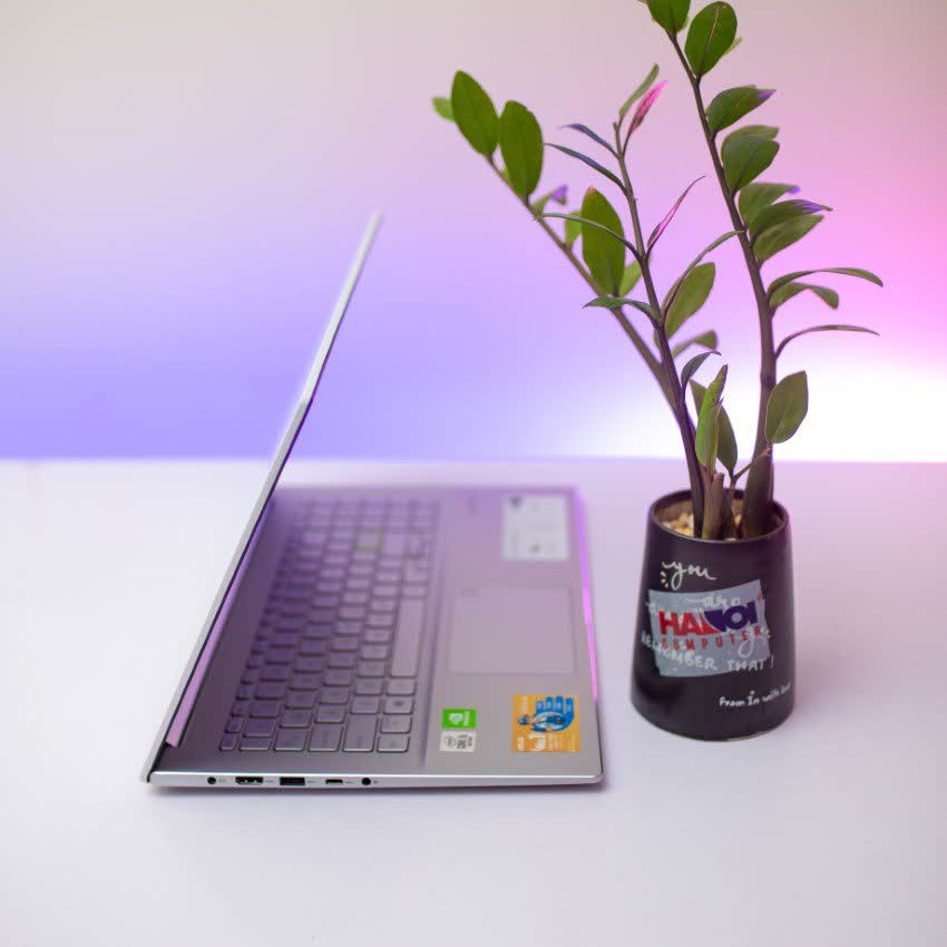 Laptop Asus VivoBook M533IA-BQ132T (R5 4500U/8GB RAM/512GB SSD/15.6 FHD/Win10/Trắng)