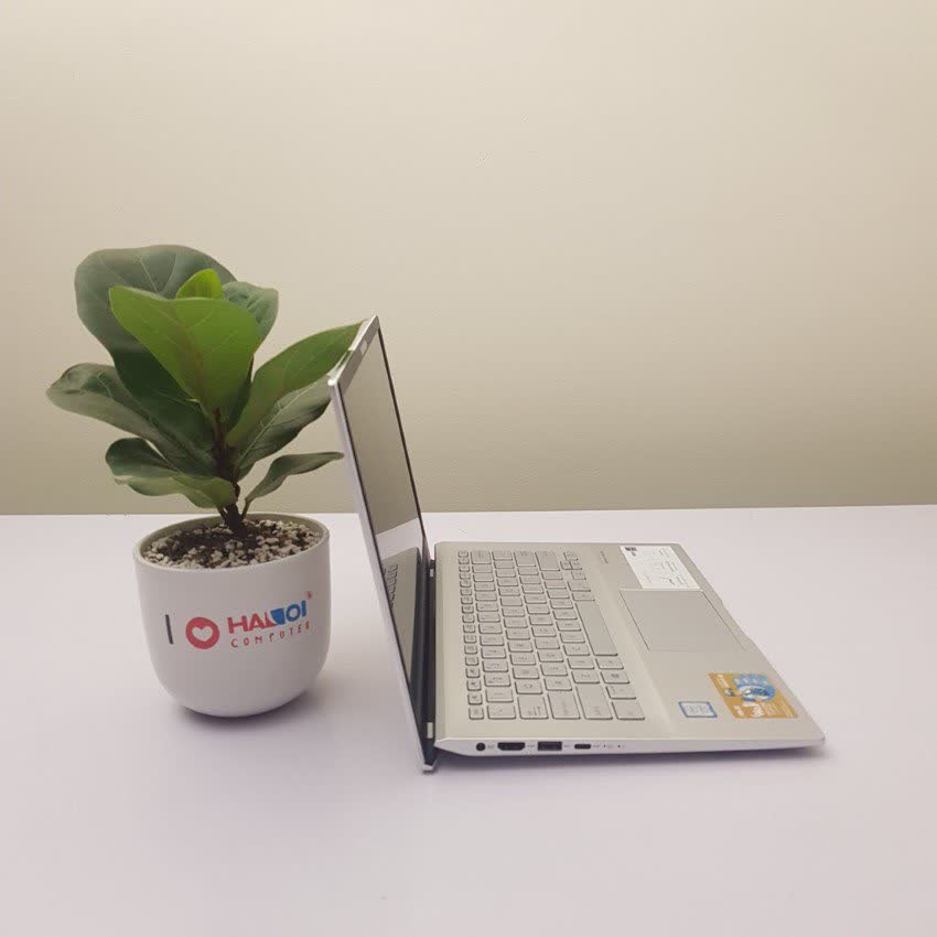 Laptop Asus VivoBook S431FL-EB145T (i5 8265U/8GB RAM/512GB SSD+Optane 32Gb/14 inch FHD/MX250 2GB/Win 10/Bạc)