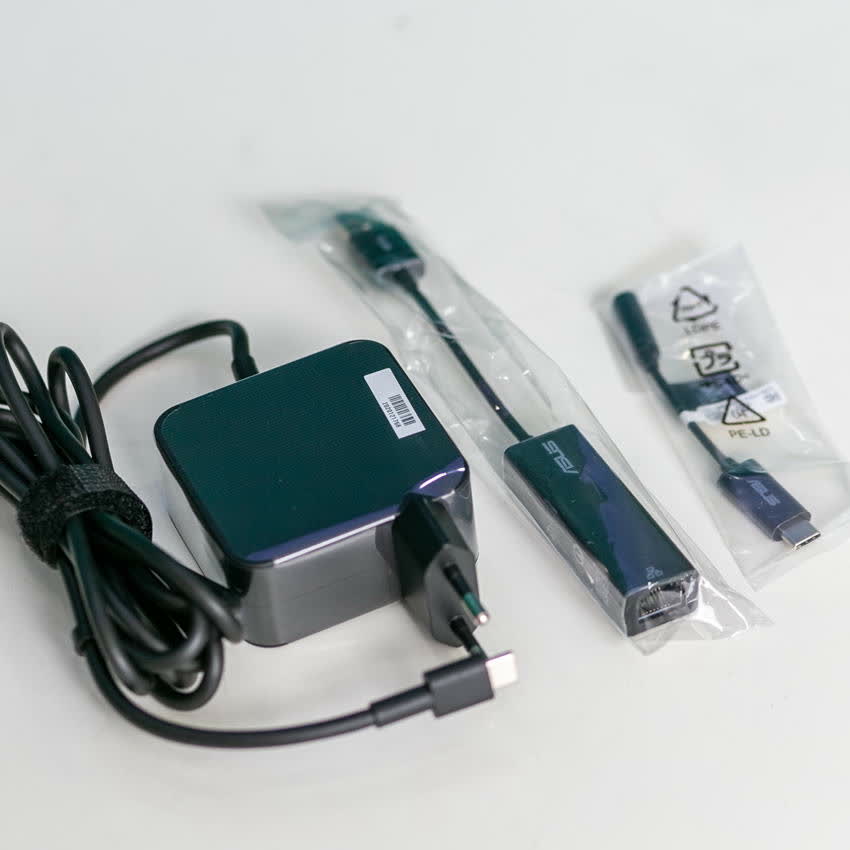 Laptop Asus ZenBook UX425EA-BM069T (i5 1135G7/8GB RAM/512GB SSD/14 FHD/Win10/Xám)