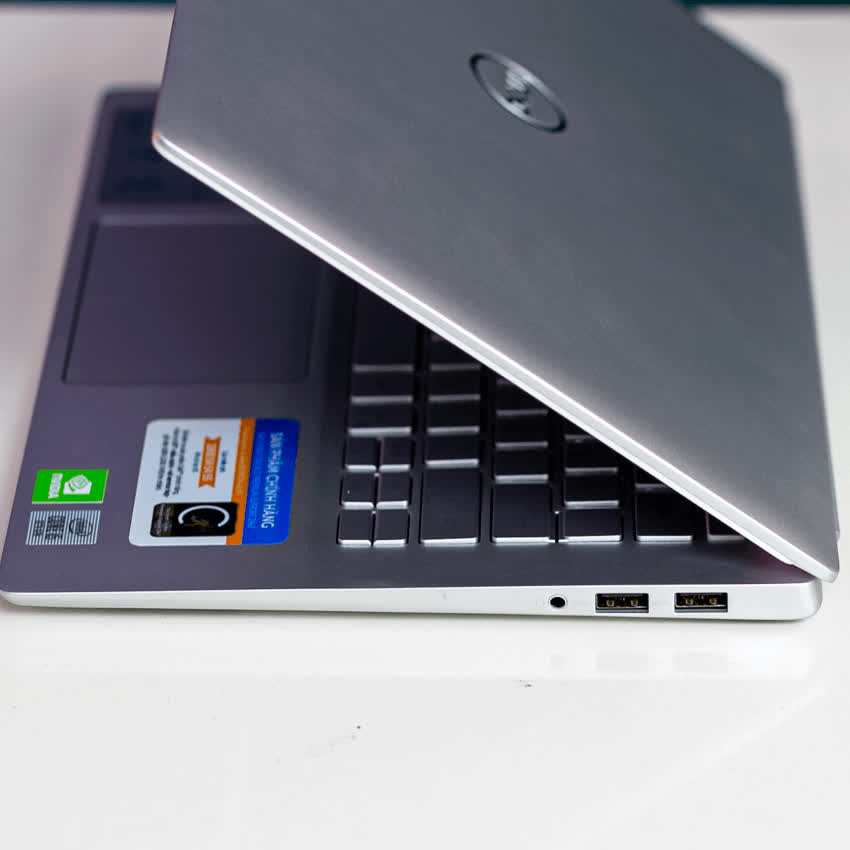 Laptop Dell Inspiron 7490 (6RKVN1) (i7 10510U/16GB RAM/512GB SSD/14 inch FHD/MX250 2GB/Win 10/Bạc)