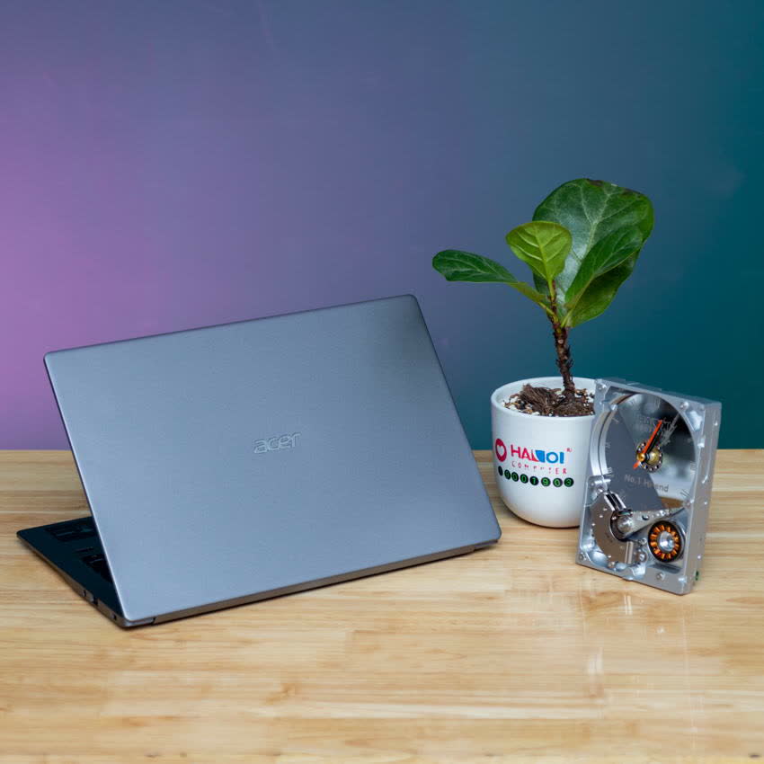 Laptop Acer Swift SF314-42-R5Z6 (NX.HSESV.001) (R5 4500U/8GBRAM/512GB SSD/14.0 inch FHD IPS/Win10/Bạc) (2020)