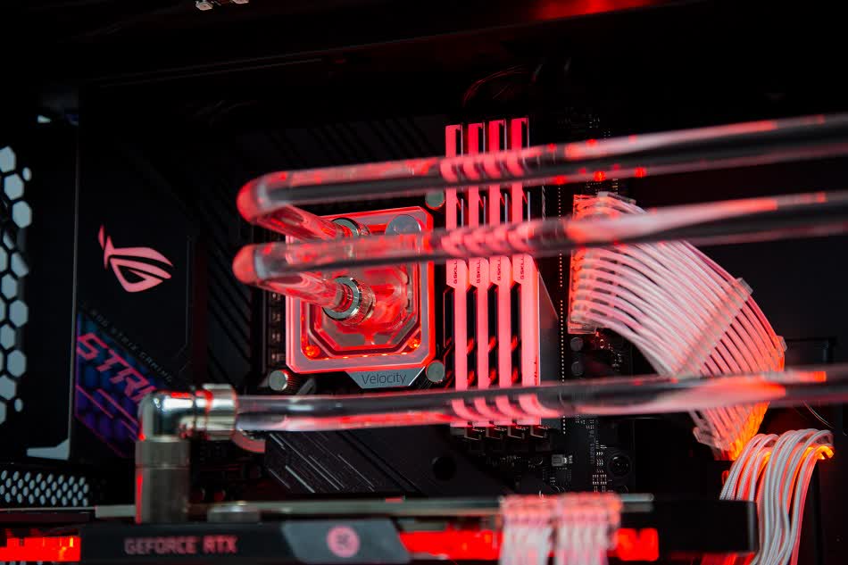 PC ENTHUSIAST GAMING PLATINUM 03 (i9 10900K/Z490/32GB RAM/500GB SSD/RTX 2080 SUPER/850W/WATERCOOLING EK/RGB)