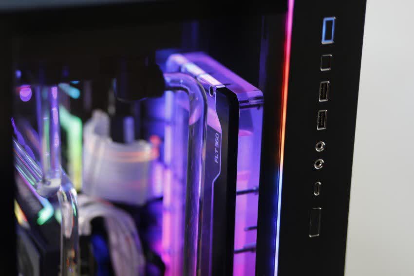 PC GAMING EAGLE 001 (I9 9900K/Z390/32GB RAM/1TB SSD/RTX 2080Ti/ 850W/WaterCooling EK/RGB/Win 10 Pro)