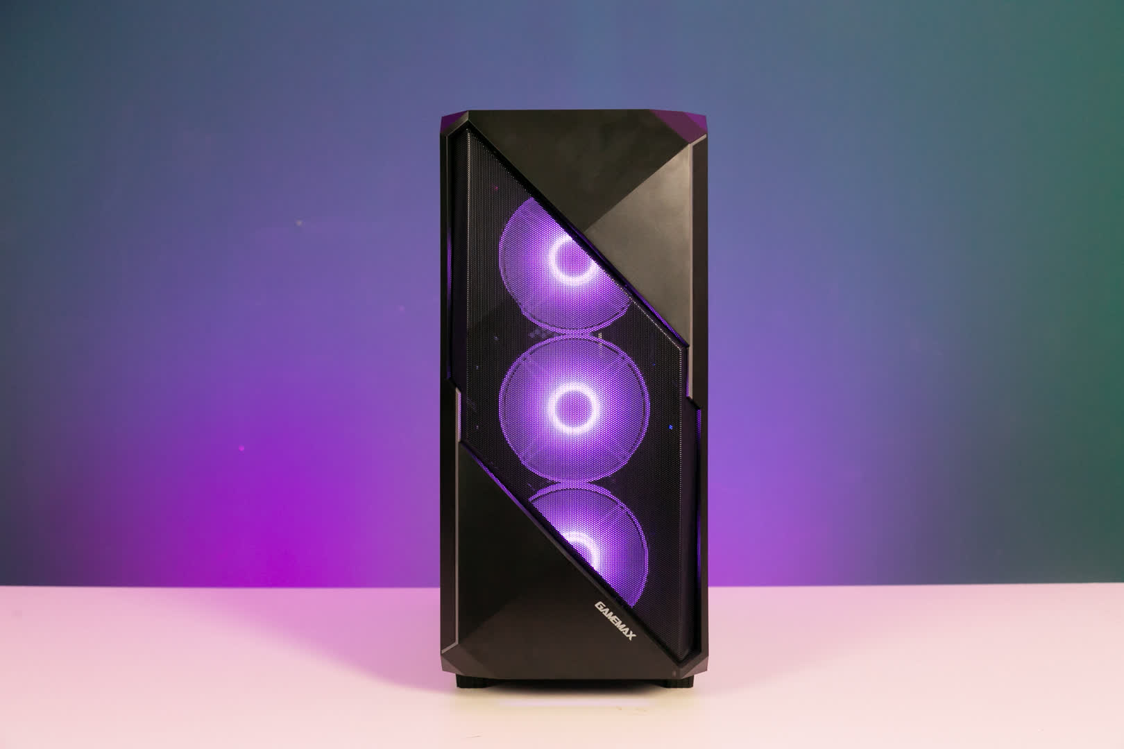 PC GAMING SHARK 021 (R5 3600/B450/16GB RAM/240GB SSD/GTX 1660 SUPER/550W/RGB)