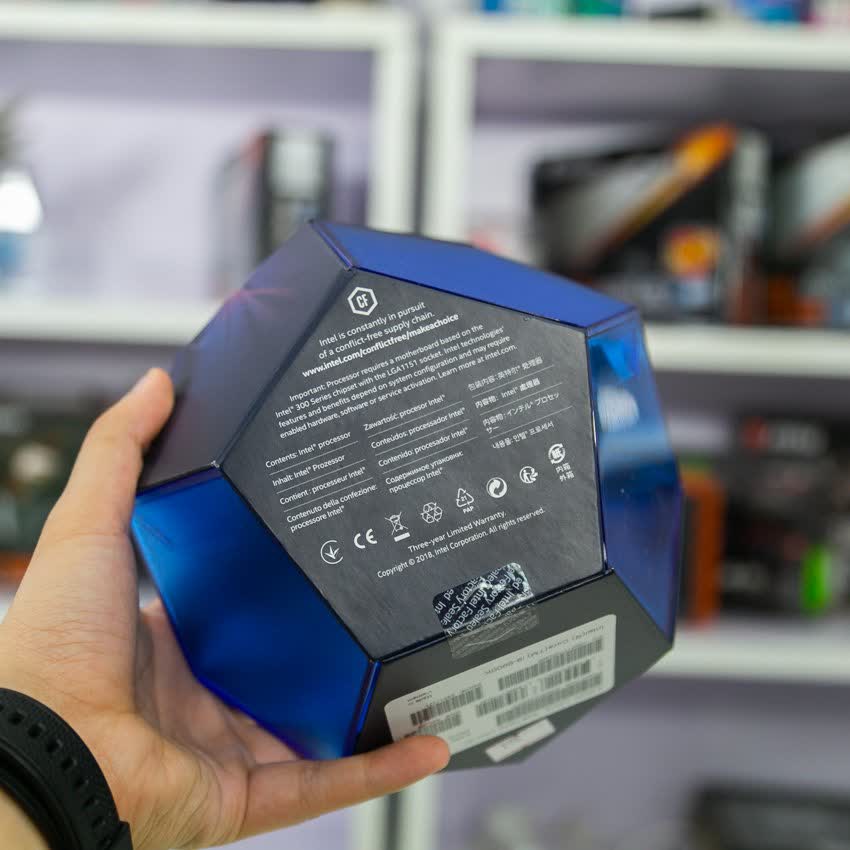 CPU Intel Core i9-9900K (3.6GHz turbo up to 5.0GHz, 8 nhân 16 luồng, 16MB Cache, 95W) - Socket Intel LGA 1151-v2