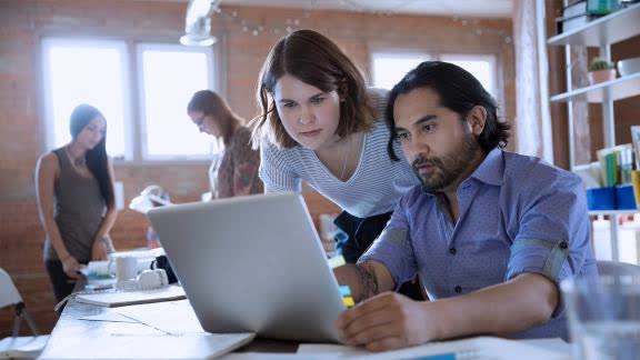 CPU Intel Xeon Bronze 3106 (1.7GHz, 8 nhân, 8 luồng, 11MB Cache, 85W) - Socket Intel LGA 3647