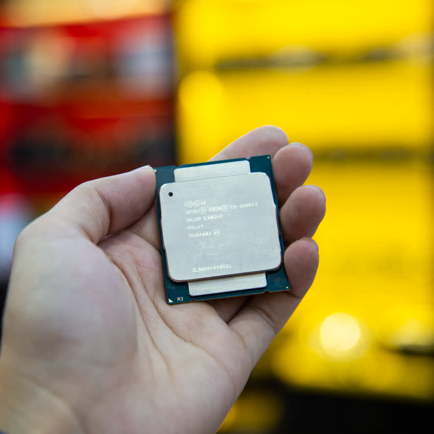 CPU Intel Xeon E5-2680 v3 (2.50GHz turbo up to 3.30GHz, 12 nhân, 24 luồng, 30MB Cache, 120W) - Socket Intel LGA 2011-v3 (Tray)