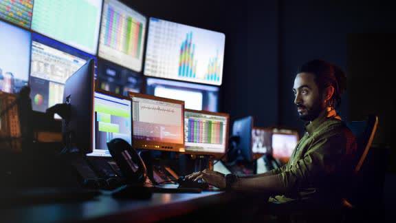 CPU Intel Xeon Platinum 8276 (2.2GHz turbo up to 4.0GHz, 28 nhân, 56 luồng, 38.5 MB Cache, 165W) - Socket Intel LGA 3647