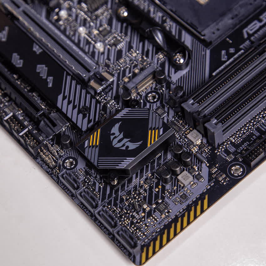 Mainboard ASUS TUF GAMING B550M-PLUS (WI-FI) (AMD B550, Socket AM4, m-ATX, 4 khe RAM DRR4)