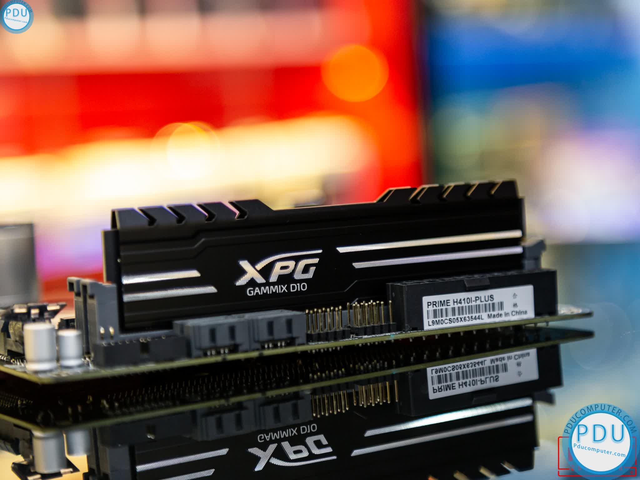 Ram Desktop Adata XPG Gammix D10 Black (AX4U3000316G16A-SB10) 16GB (1x16GB) DDR4 3000Mhz