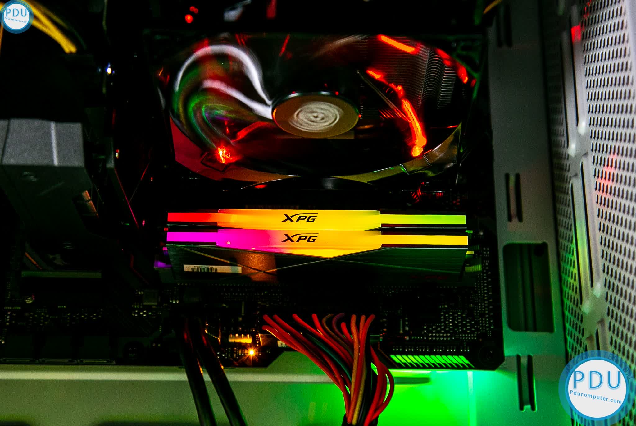 Ram Desktop Adata XPG Spectrix D50 RGB (AX4U320038G16A-DT50) 16GB (2x8GB) DDR4 3200Mhz