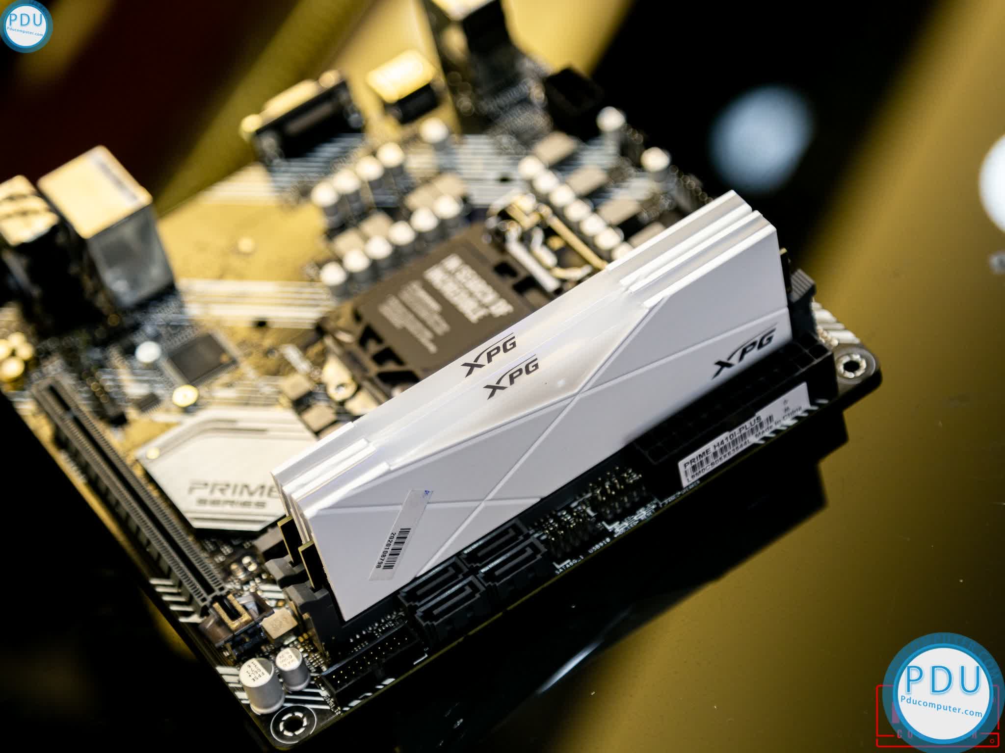 Ram Desktop Adata XPG Spectrix D50 RGB White (AX4U320038G16A-DW50) 16GB (2x8GB) DDR4 3200Mhz