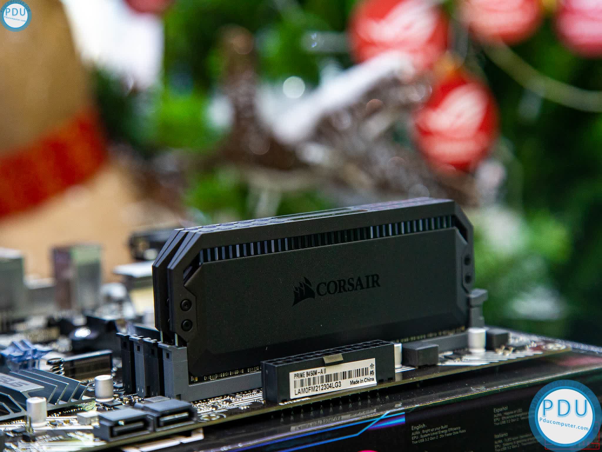 RAM Desktop Corsair DOMINATOR PLATINUM RGB (CMT16GX4M2C3000C15) 16GB (2x8G) DDR4 3000MHz