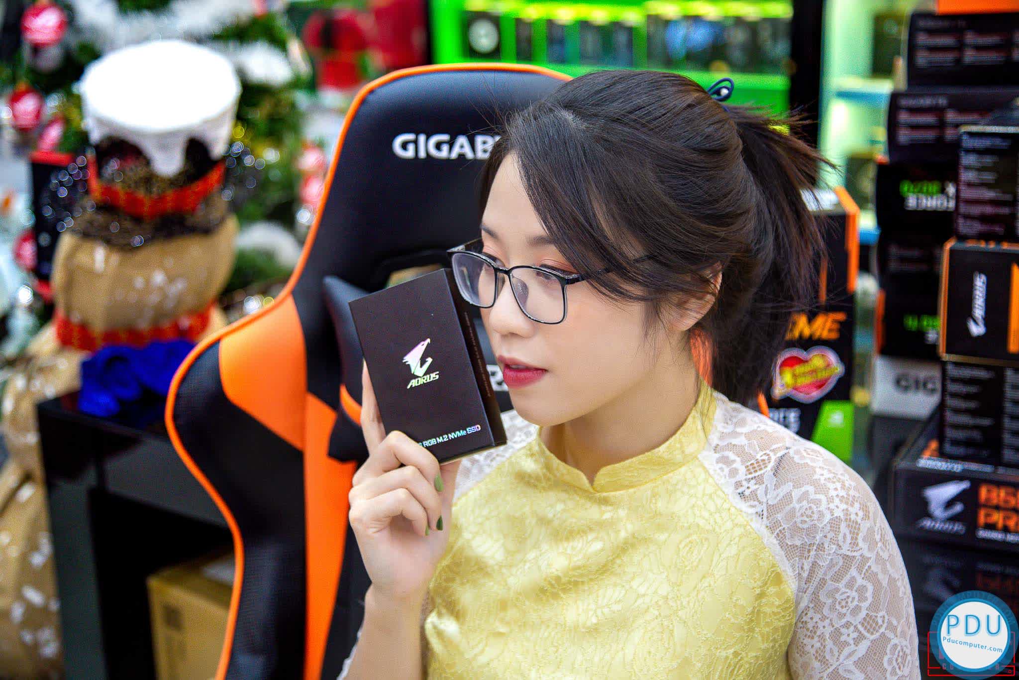 Ổ cứng SSD Gigabyte AORUS RGB 512GB M.2 2280 PCIe Gen 3x4 (Đọc 3480MB/s - Ghi 2000MB/s) - (GP-ASM2NE2512GTTDR)