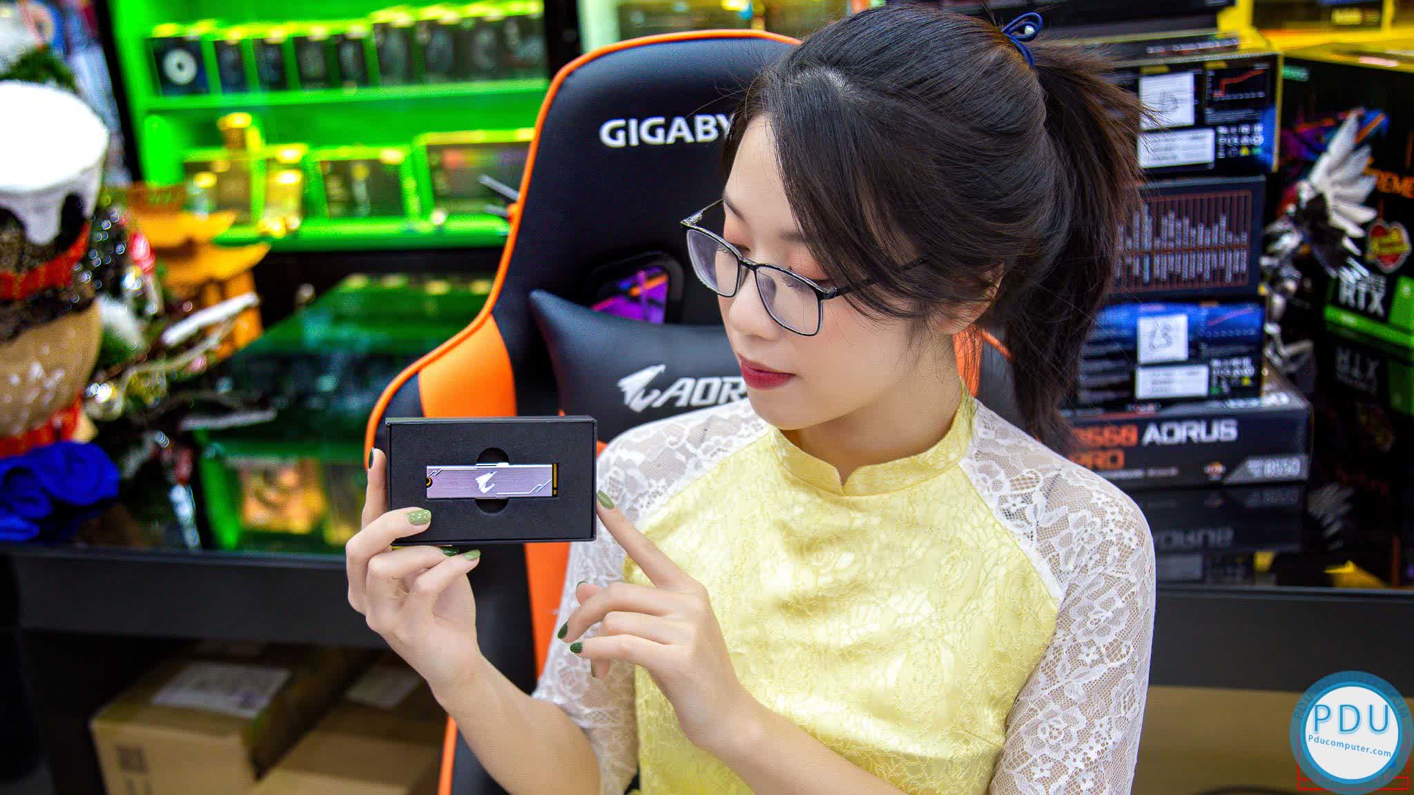 Ổ cứng SSD Gigabyte AORUS RGB 512GB M.2 2280 PCIe Gen 3x4 (Đọc 3480MB/s - Ghi 2000MB/s) - (GP-ASM2NE2512GTTDR)