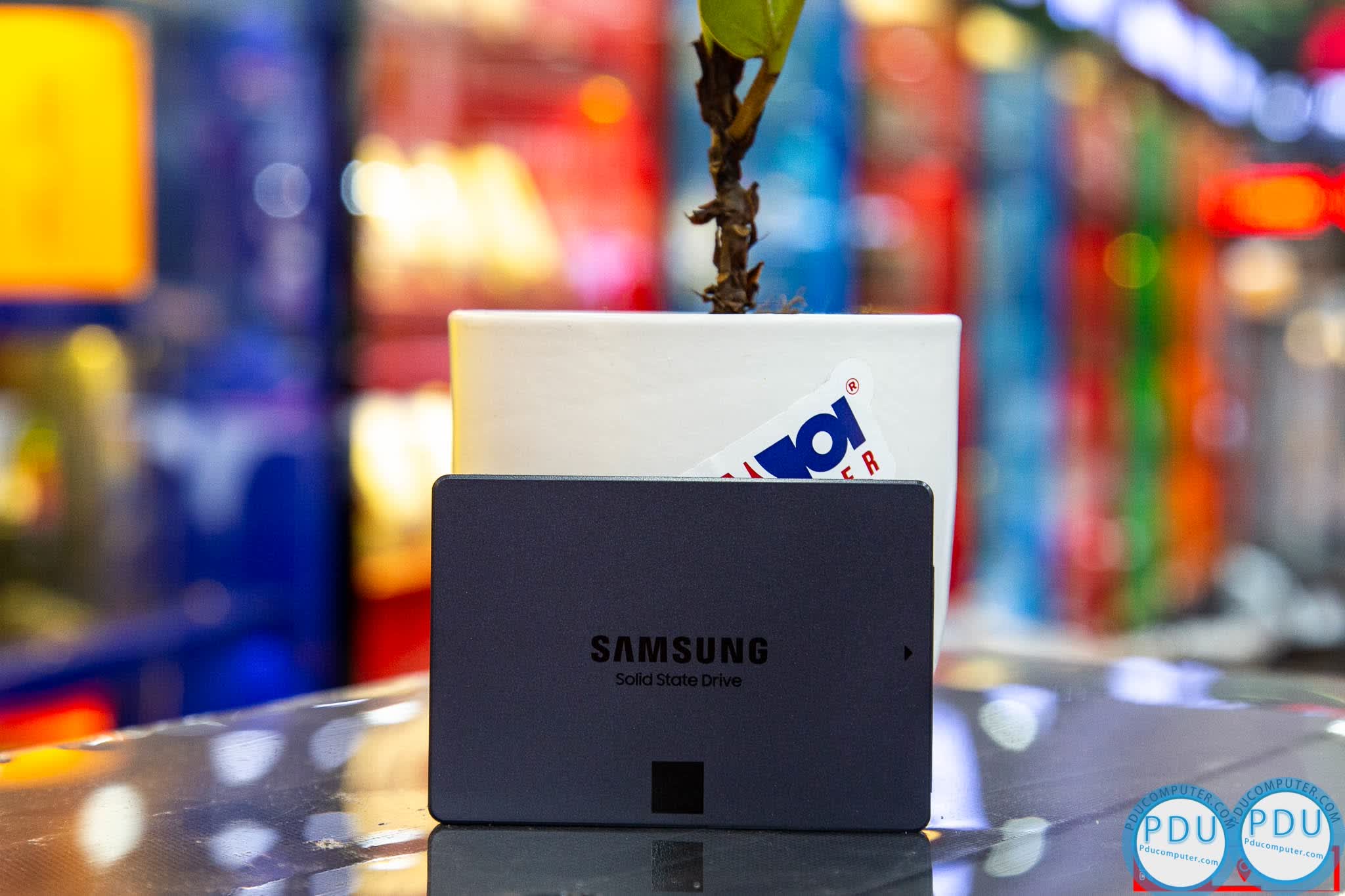 Ổ cứng SSD Samsung 860 QVO 1TB 2.5 inch SATA3 (Đọc 550Mb/s - Ghi 520Mb/s) - (MZ-76Q1TOBW)